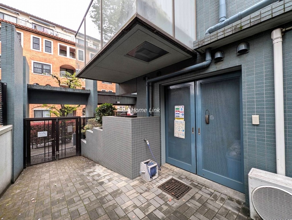 クアトロウーノ城北中央公園　ゴミ置き場